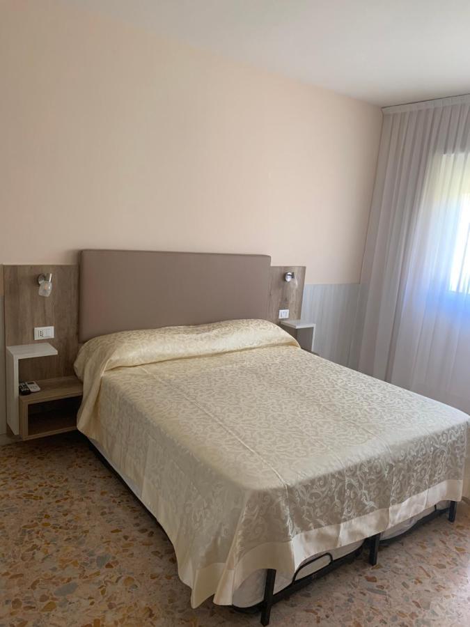 Bed and Breakfast Domus Della Radio Roma Exterior foto